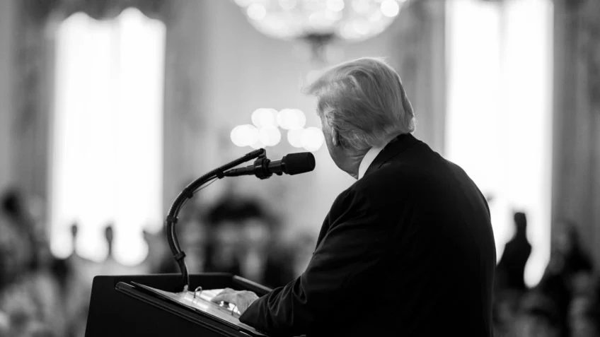 Trump tensiona economia dos EUA em 1º ano de 2º mandato