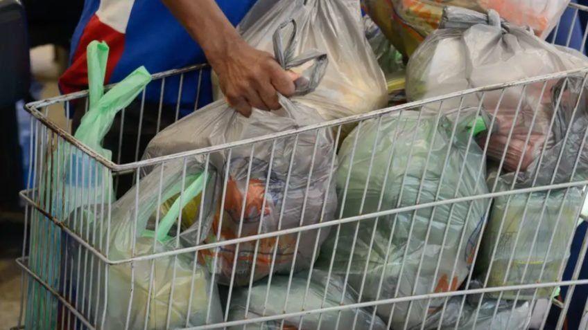 Cesta básica cai em todas as capitais do país no 2º semestre de 2025