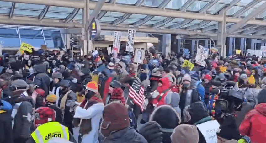 Manifestantes fazem greve geral nos EUA contra ações do ICE