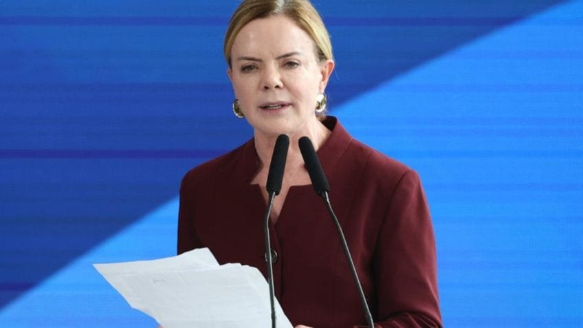 Gleisi critica lei de SC que proíbe cotas raciais em universidades