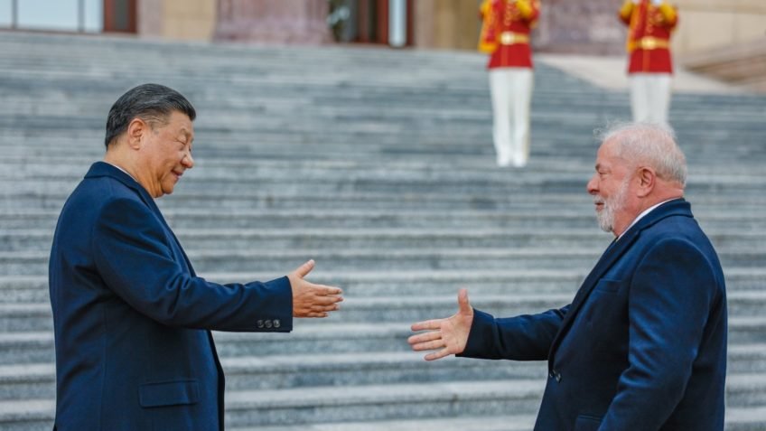 Lula anuncia isenção de visto a cidadãos chineses
