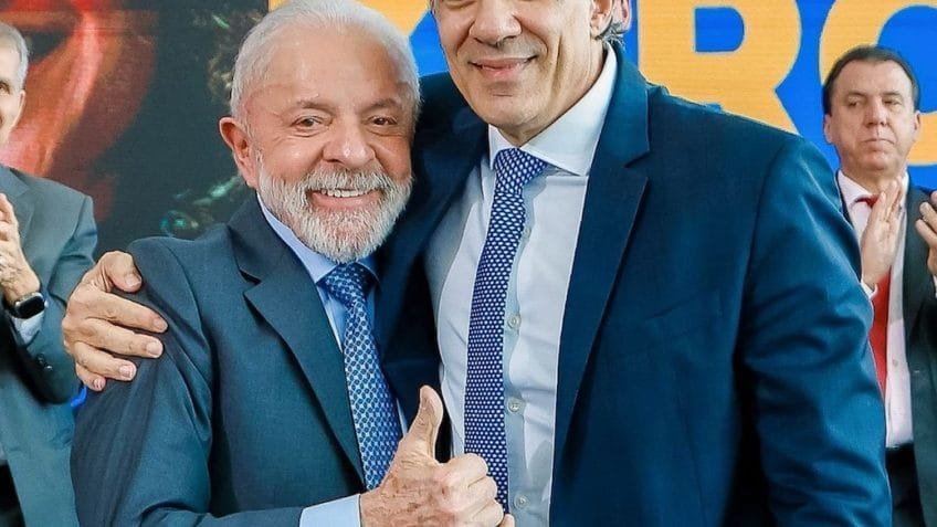 Lula, PT e autoridades dão parabéns a Haddad por aniversário