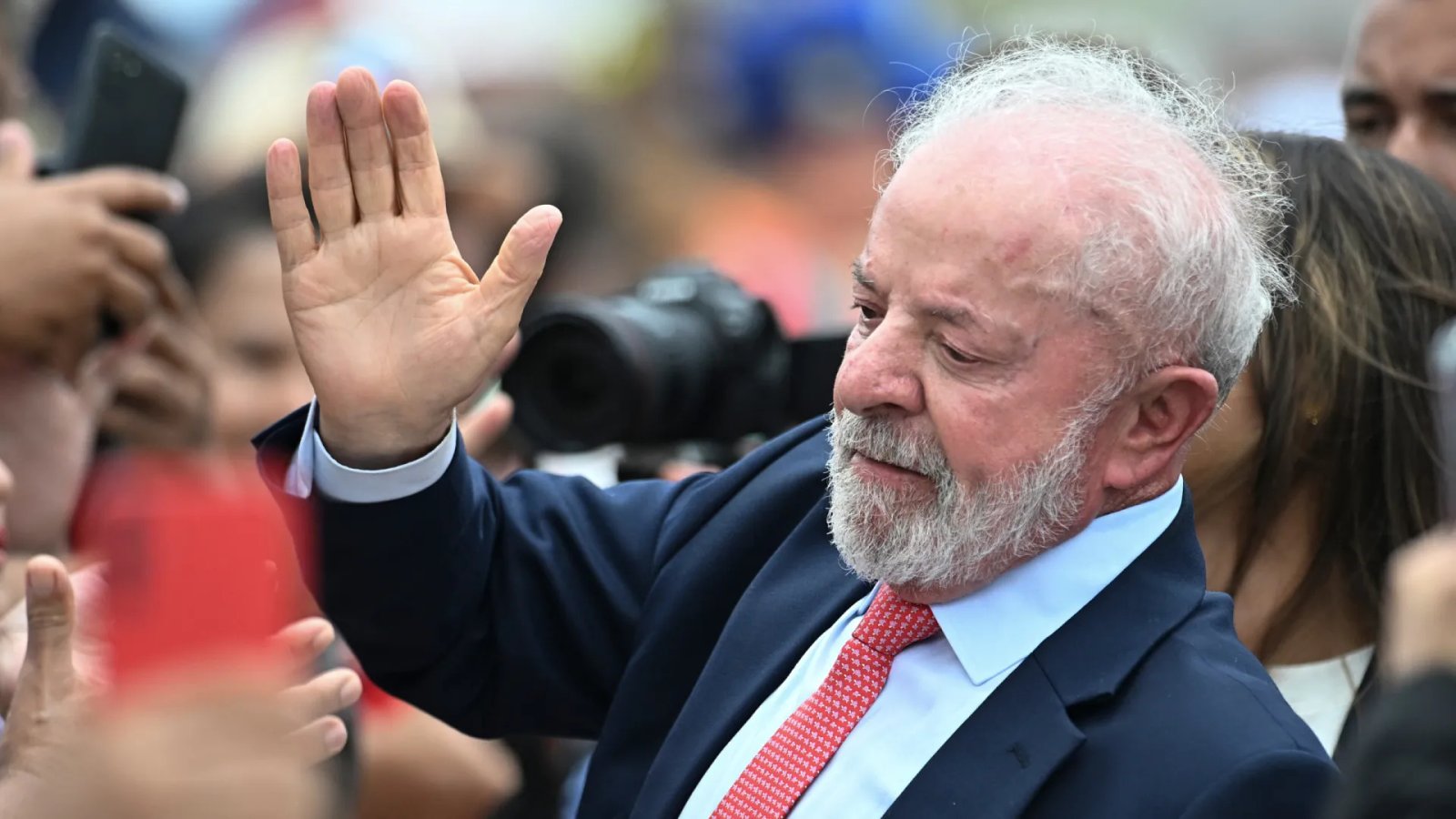 Lula passa por exame de rotina e apresenta 'evolução satisfatória' após cirurgia de catarata