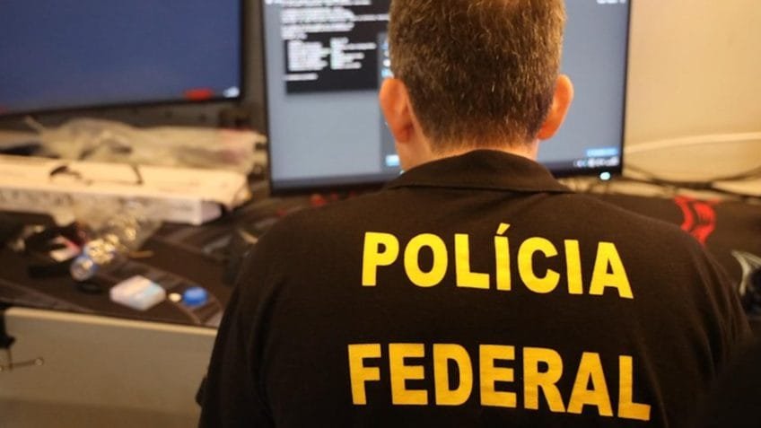 PF nega ciúme e diz que proibiu gravação de "Área Restrita" por segurança