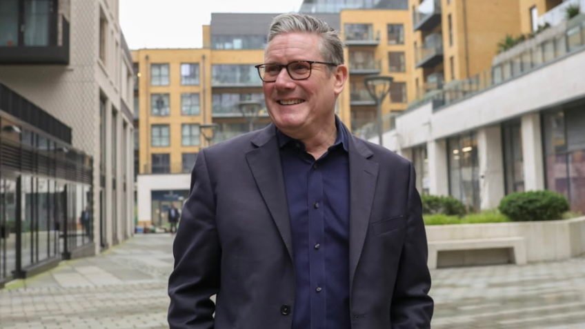 Starmer diz que ex-príncipe Andrew deve depor sobre laços com Epstein