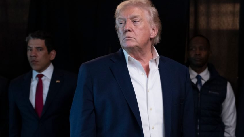 Trump manda agentes se afastarem de protestos em cidades democratas