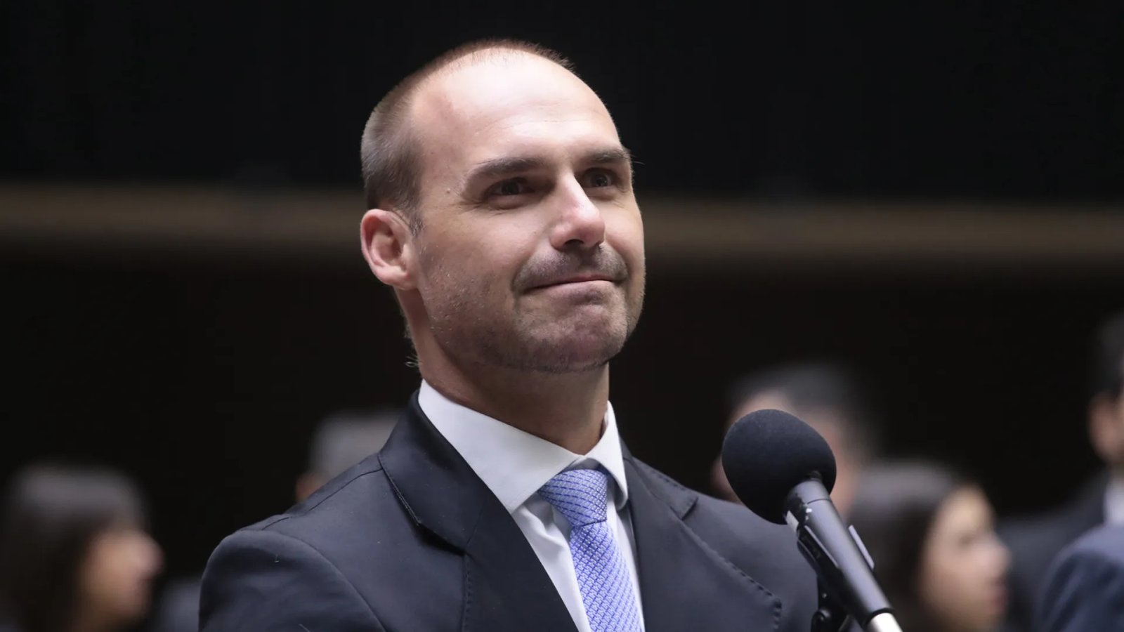 Após derrotas, Eduardo Bolsonaro mira contatos internacionais para impulsionar Flávio