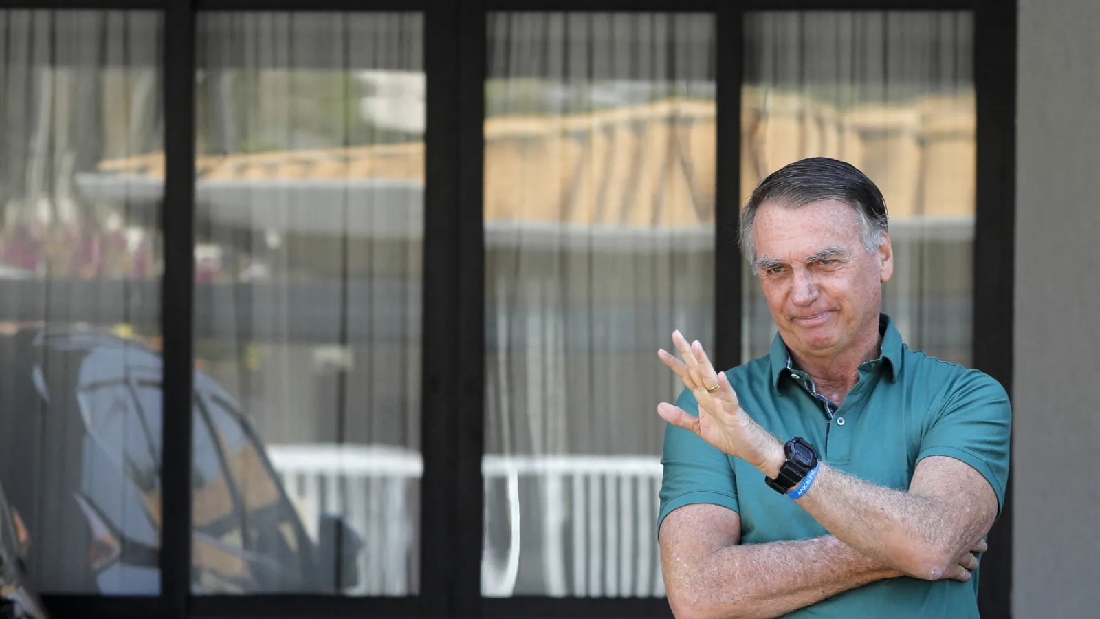 Bolsonaro é elogiado por Epstein em novos emails: "Mudou o jogo"