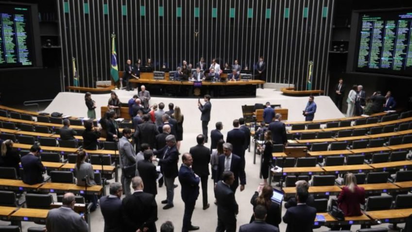 Congresso retoma trabalhos com Gás do Povo e Vorcaro na CPI