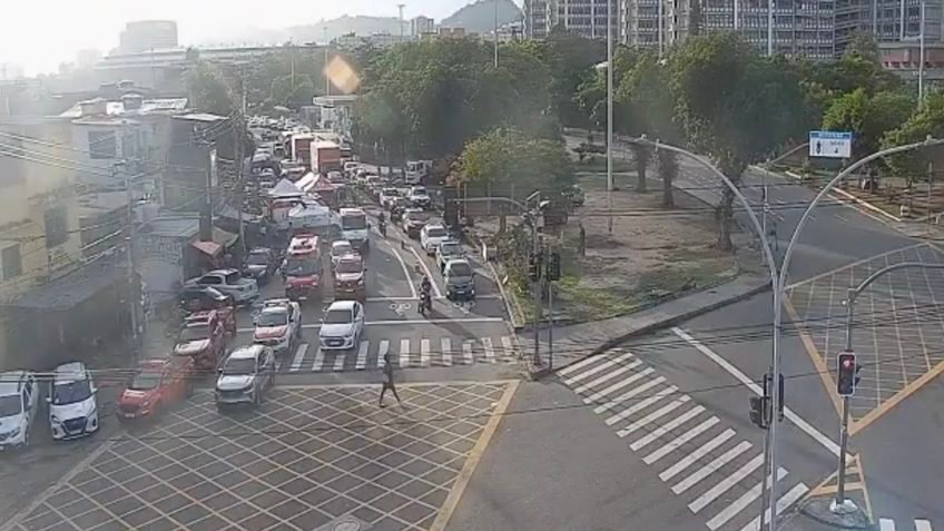 Mulher morre após desabamento de casas no bairro Maracanã, no Rio