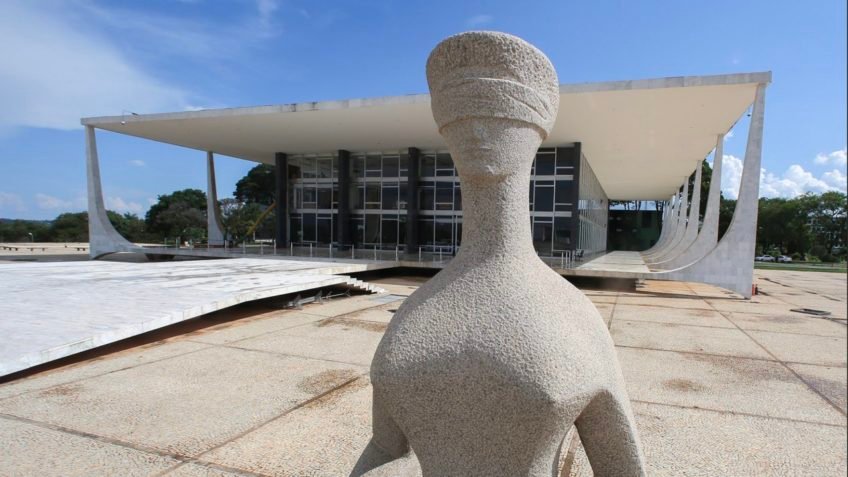 Moraes homologa acordo com 2 militares por tentativa de golpe