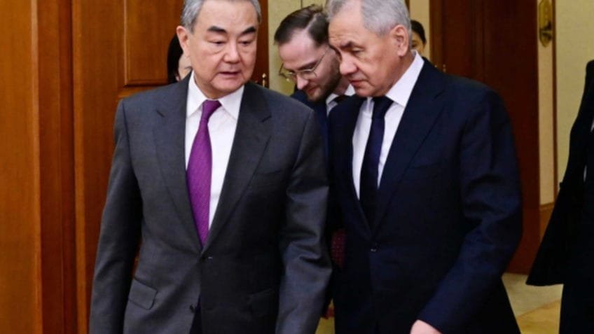 China e Rússia fortalecem relações enquanto nova ordem mundial emerge