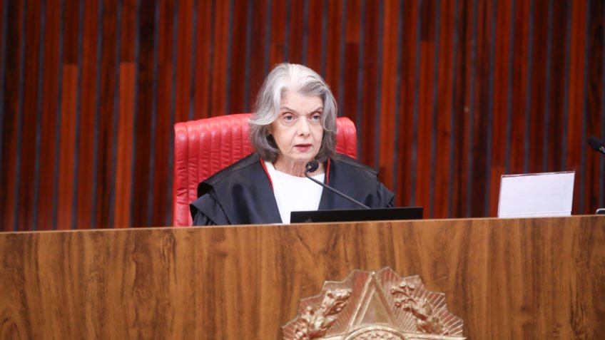 Cármen Lúcia divulga recomendações éticas para juízes eleitorais