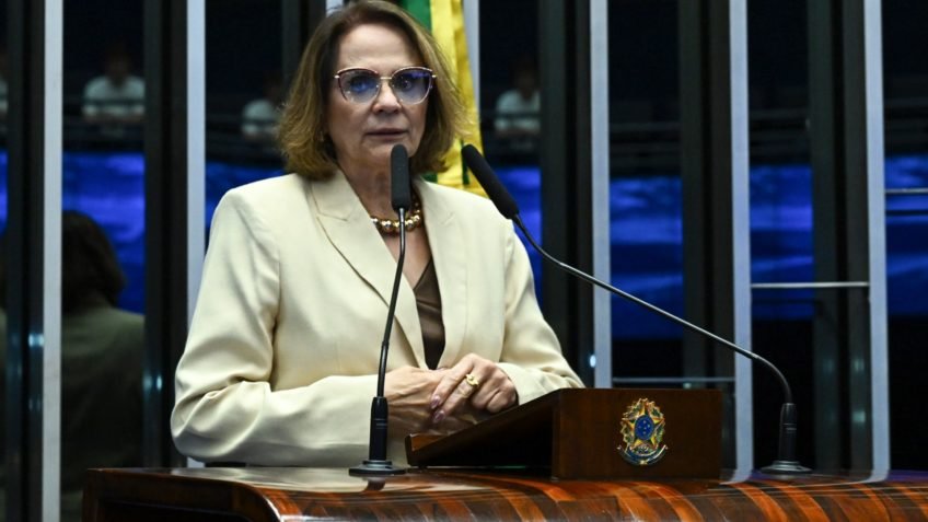 Damares recorre à Justiça contra samba-enredo para Lula