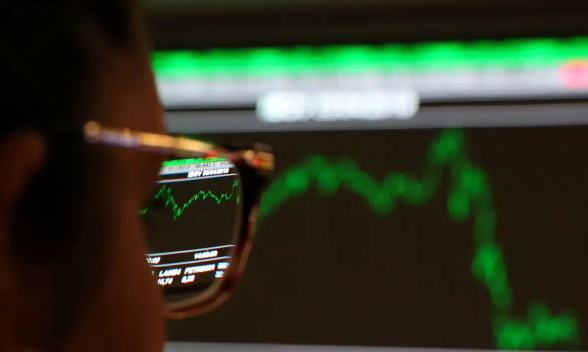 Investimentos institucionais em ações foram de R$ 1,7 trilhão em 2025