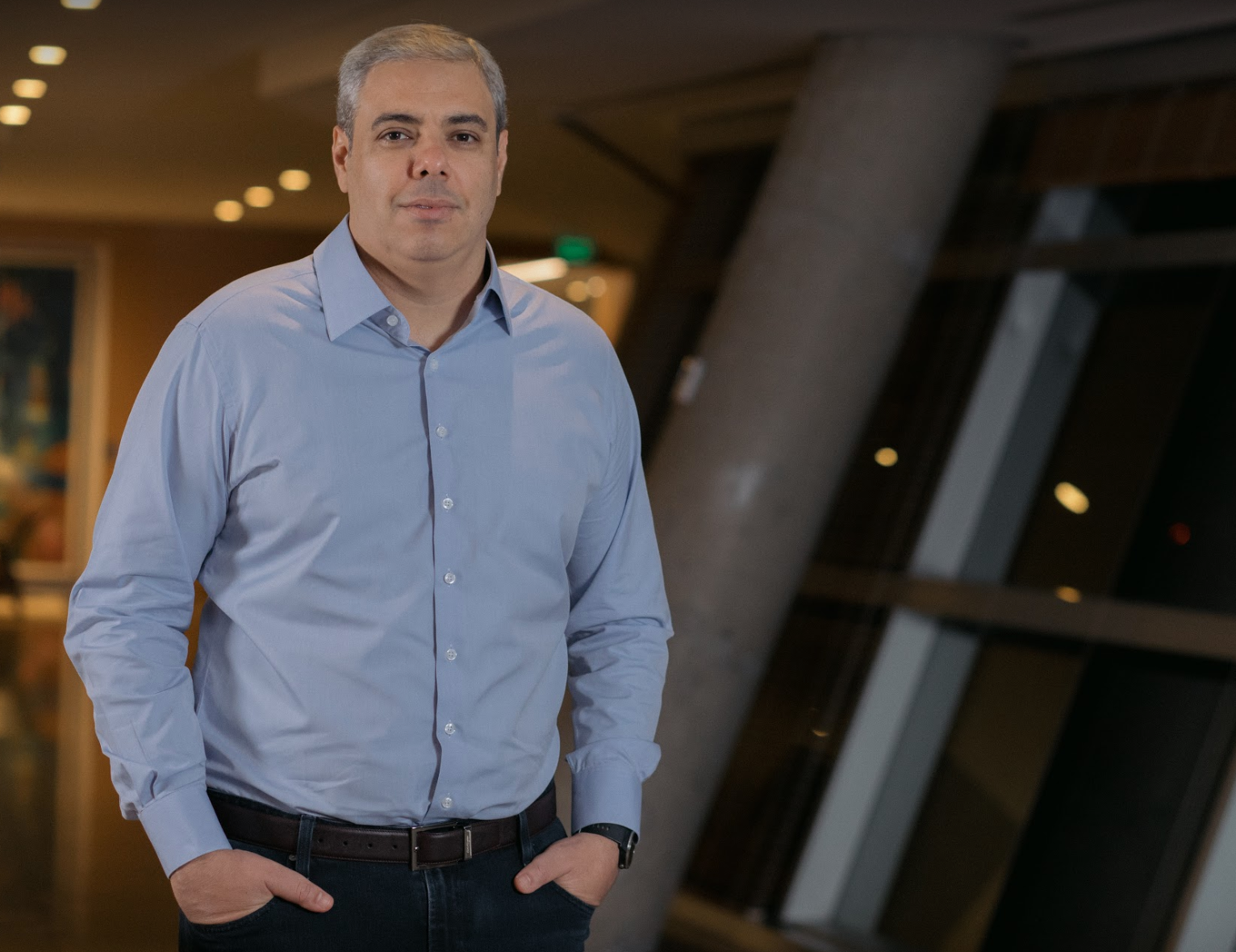 CEO do Itaú critica plataformas por lucro com comissões do Master