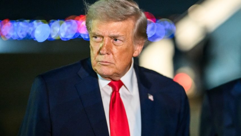 Trump rejeita proposta de estender acordo nuclear com Rússia