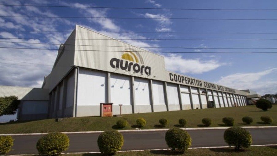 Aurora eleva receita a R$ 26,9 bi em 2025, alta de 8,3%, e amplia sobras em 43,5%