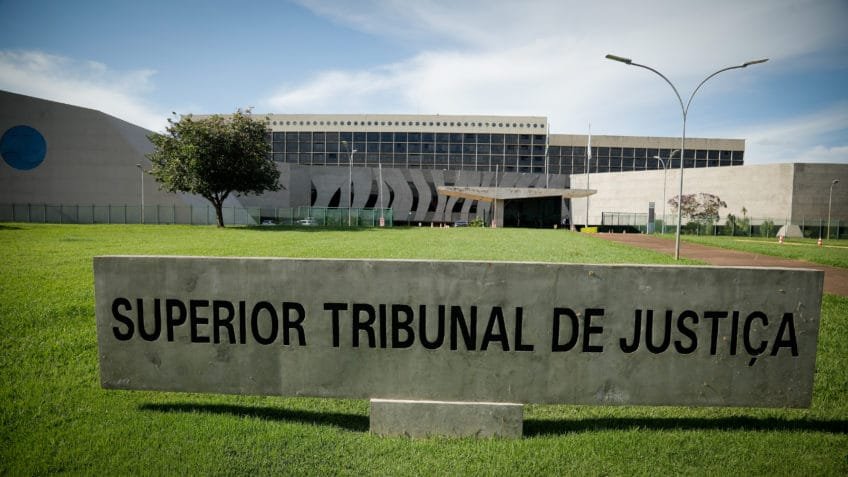 STJ decide que empresas pagarão contribuição sem teto