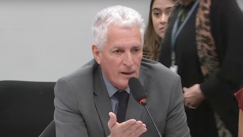 Justiça manda petista se retratar por montagem com Bolsonaro e Vorcaro