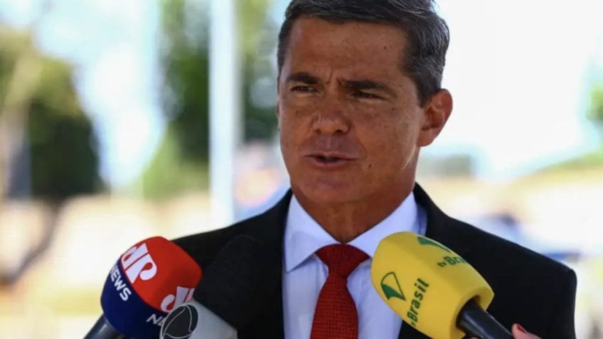 Exército diz que general condenado pode receber visita íntima