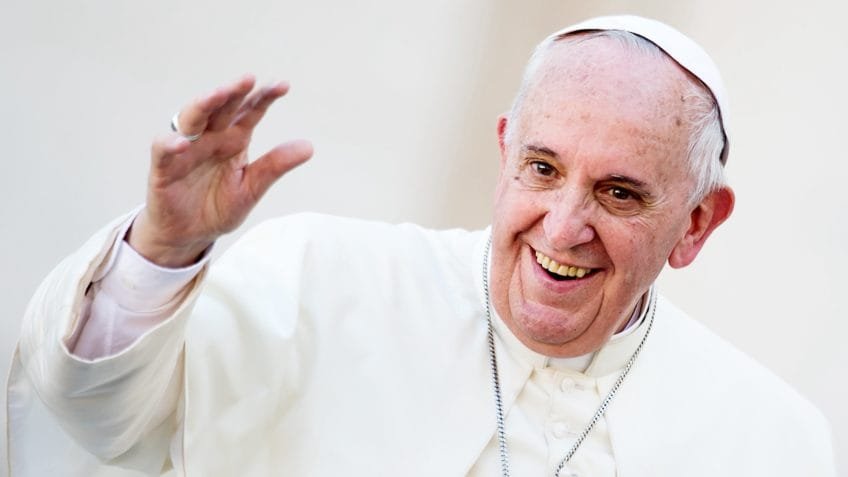 Bannon e Epstein discutiram plano contra o papa Francisco