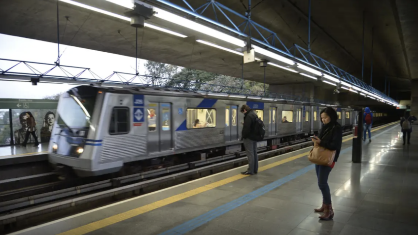 Metrô de SP funcionará ininterruptamente de sábado para domingo