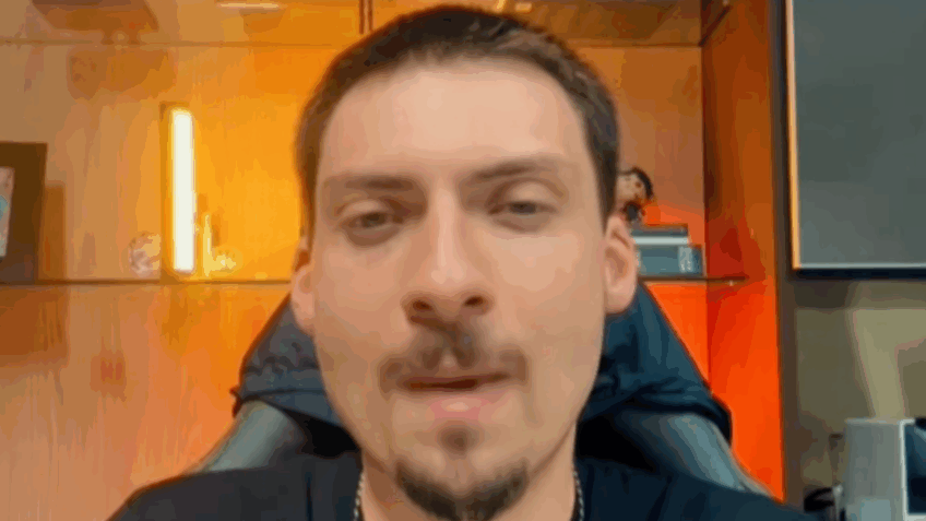 Jair Renan visita Bolsonaro na prisão: "O velho é resiliente"