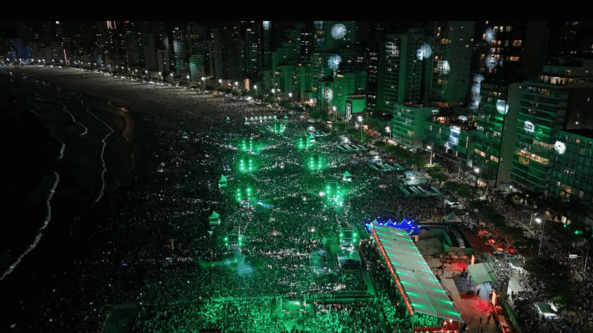 “Ei Lula, vai tomar no…", gritam foliões em Balneário Camboriú