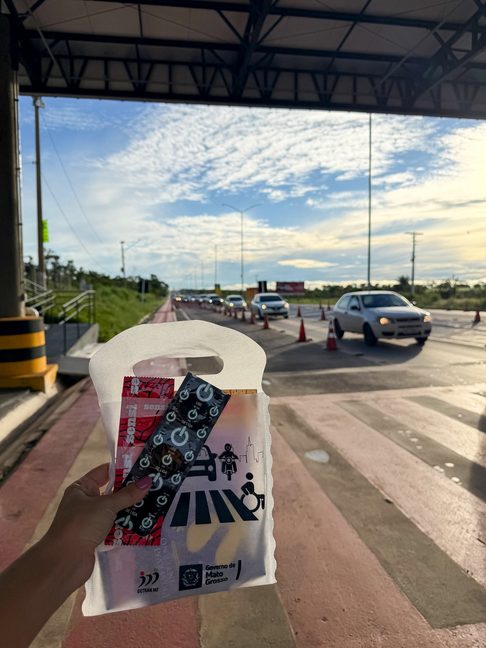 Após ação na MT-251, Prefeitura segue com campanha “Bora Combinar?” na Praça da Mandioca