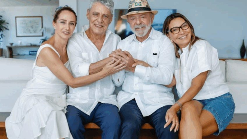 Lula e Janja se encontram com Chico Buarque antes de desfile