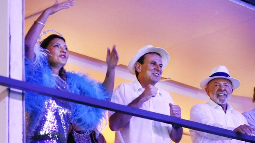 Janja desiste na última hora de sair em carro alegórico