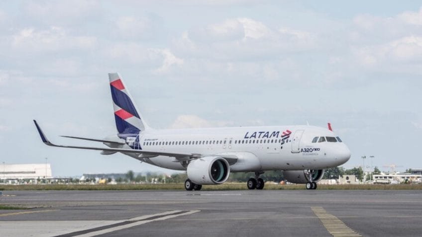 Avião da Latam rumo a Lisboa aborta decolagem em Guarulhos