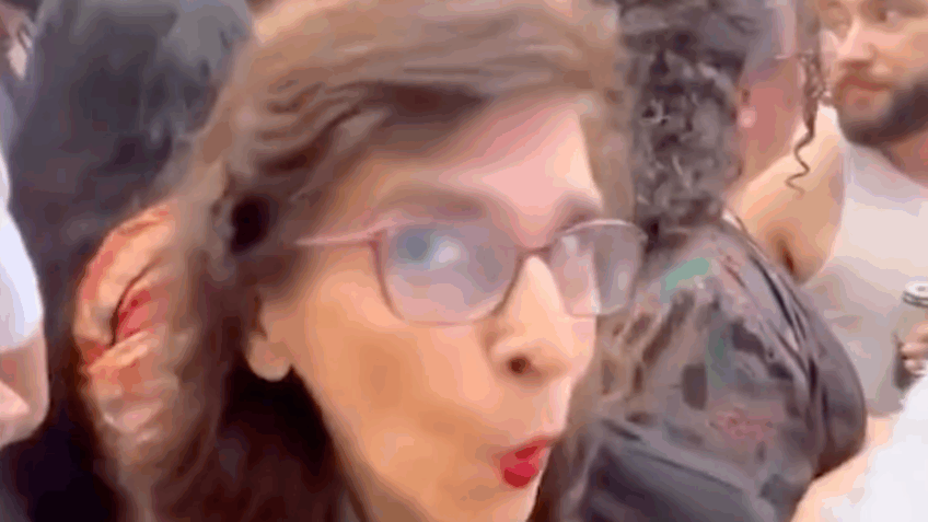 Vídeo de reitora da UFRGS no Carnaval viraliza nas redes; assista