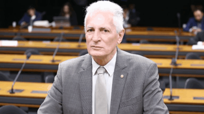 Deputado do PT se retrata após montagem de Bolsonaro com Vorcaro