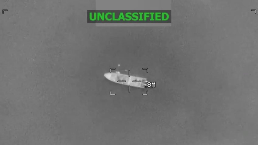 EUA bombardeiam embarcações no Pacífico e matam 11 pessoas