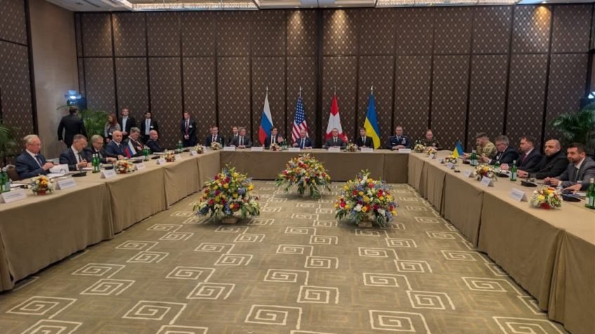 Ucrânia e Rússia iniciam negociações de paz em Genebra