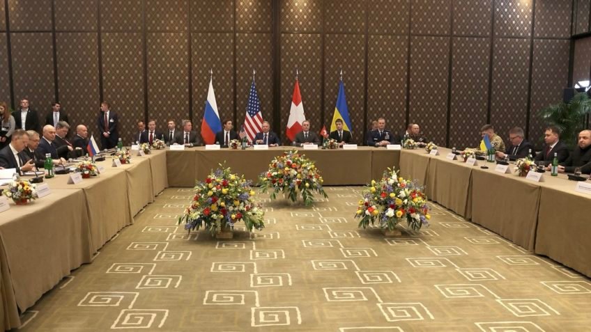 Rússia e Ucrânia têm “avanços significativos”, dizem EUA