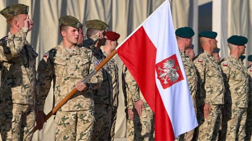 Exército da Polônia proíbe carros chineses em bases militares