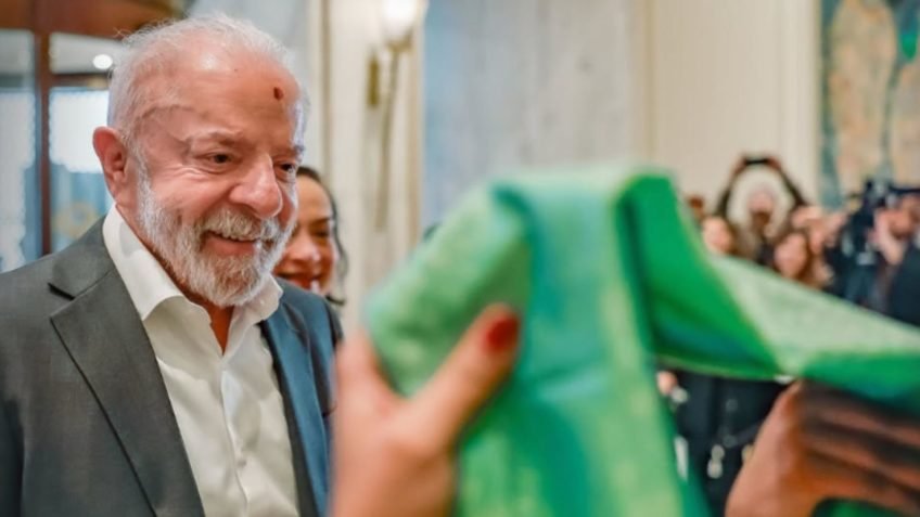 “Namaste, India”: Lula chega ao país e inicia viagem pela Ásia