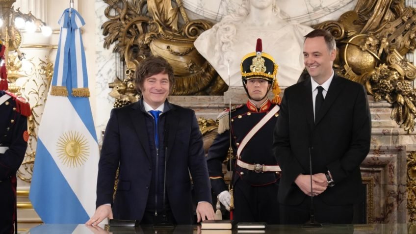 Argentina tem greve geral contra reforma trabalhista de Milei nesta 5ª feira