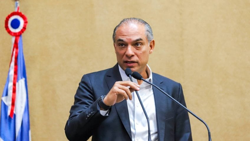 Assembleia Legislativa da Bahia deu honraria a ex-sócio do Master