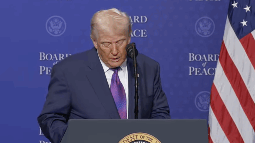 Trump diz considerar "avançar" se Irã não fizer acordo em 10 dias