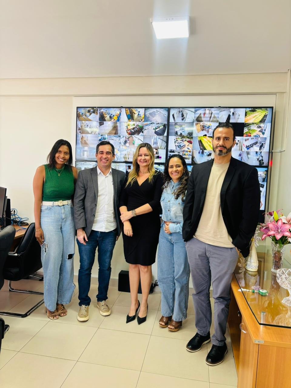 Secretária de Saúde debate segurança das unidades com vereador Coronel Dias