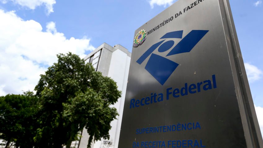 Fisco afasta auditor suspeito de acessar dados de ex-enteada de Gilmar