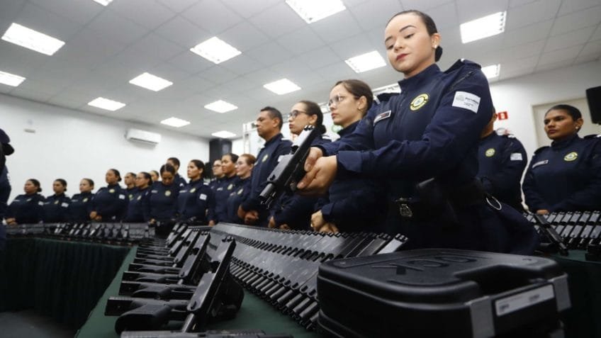 Fortaleza diz ter armado 100% da Guarda Municipal que atua nas ruas