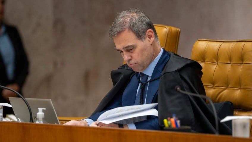 Mendonça autoriza PF a fazer perícias sem restrição no Master