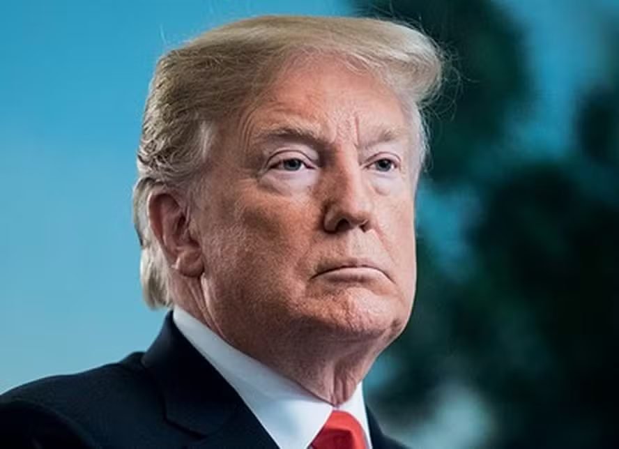 Trump anuncia tarifa global para contornar IEEPA após decisão da Suprema Corte