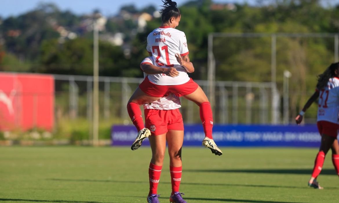 TV Brasil exibe futebol feminino entre Flamengo e Red Bull Bragantino