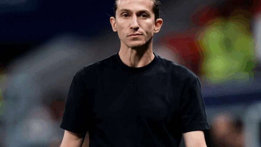 Após críticas, Filipe Luís nega relativizar racismo contra Vini Jr.